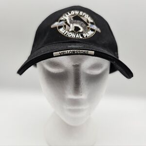 YELLOWSTONE NATIONAL PARK | howling grey wolf embroidered patch cap hat